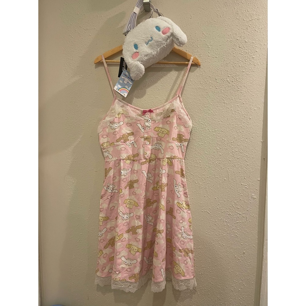 Sanrio Cinnamoroll bundle of 2 pajamas size XL and a small bag all new with tags